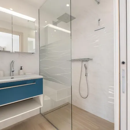 Architect-designed House Heated Pool And Sea View