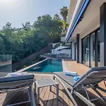 Architect-designed House Heated Pool And Sea View Mandelieu