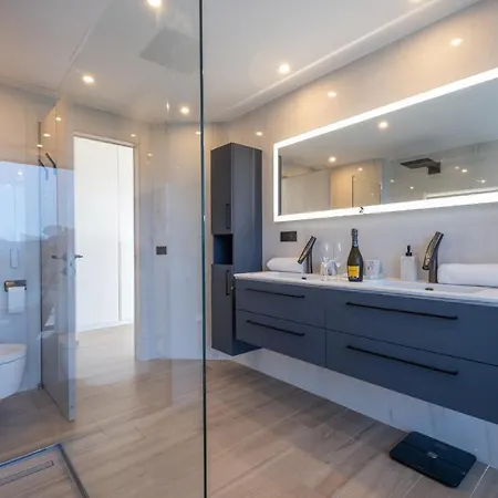 Architect-designed House Heated Pool And Sea View