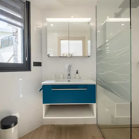 Architect-designed House Heated Pool And Sea View Villa