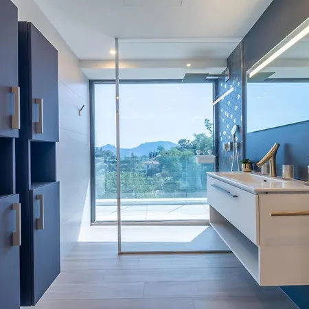 Architect-designed House Heated Pool And Sea View Villa *