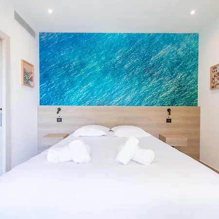 Architect-designed House Heated Pool And Sea View
