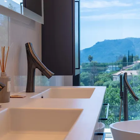 Architect-designed House Heated Pool And Sea View