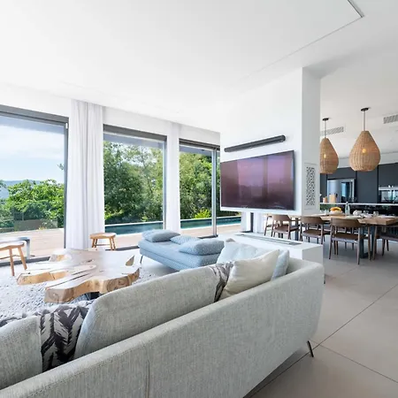 Architect-designed House Heated Pool And Sea View Villa