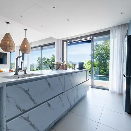 Architect-designed House Heated Pool And Sea View Mandelieu