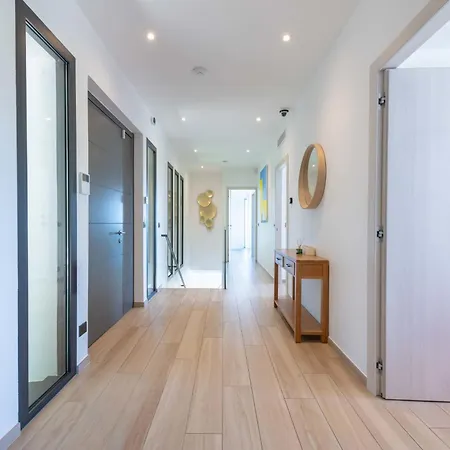 Architect-designed House Heated Pool And Sea View *