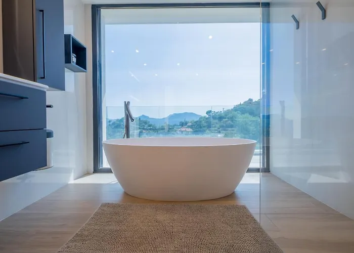 Architect-designed House Heated Pool And Sea View