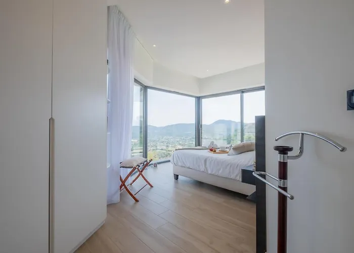 Architect-designed House Heated Pool And Sea View Mandelieu