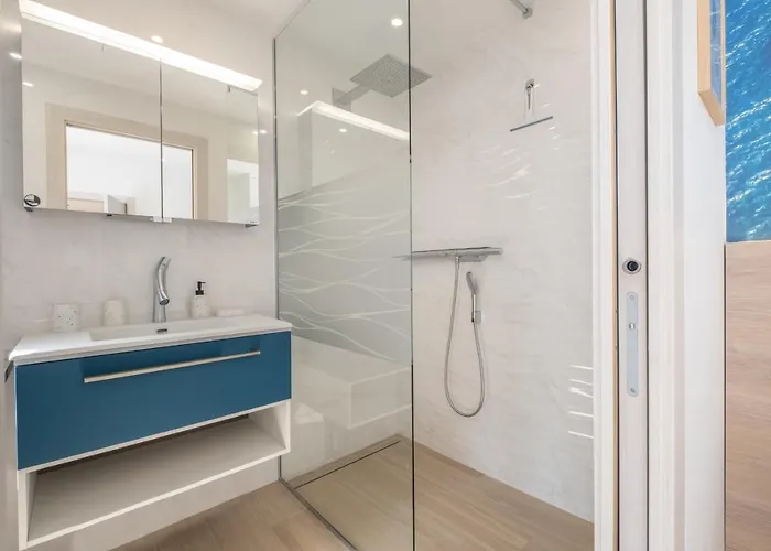 Architect-designed House Heated Pool And Sea View